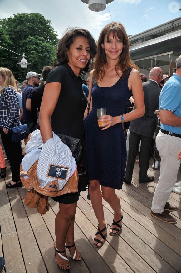 Audrey Pulvar et Doria Tillier au village des Internationaux de France de tennis de Roland Garros à Paris, le 7 juin 2014.