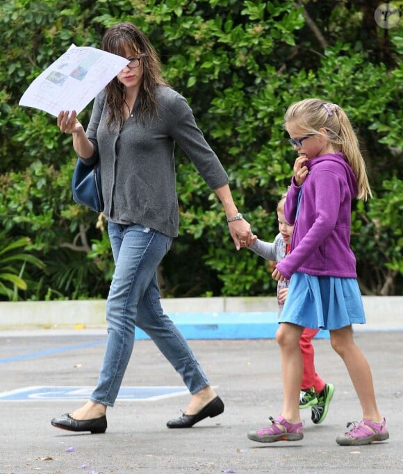 Exclusif - Jennifer Garner emmène ses enfants Violet, Seraphina et Samuel déjeuner à l'hôtel Bel-Air à Beverly Hills, le 7 juin 2014.