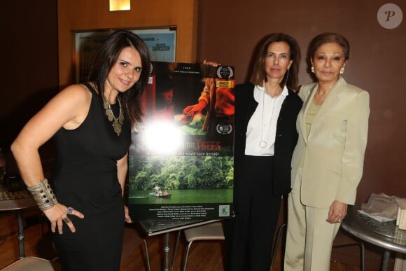Ilaria Borrelli, Carole Bouquet et Farah Pahlavi - Première du film "Talking to the Trees" au Majestic Passy, à Paris le 5 juin 2014.
