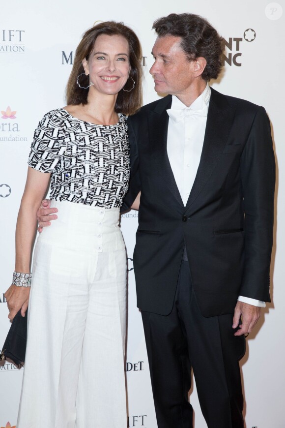 Carole Bouquet et son compagnon Philippe Sereys de Rothschild - Soirée "Global Gift Gala" à l'heure du Festival international du film de Cannes, le 16 mai 2014.