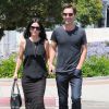 Courteney Cox et son compagnon Johnny McDaid se baladent, main dans la main, dans les rues de West Hollywood, le 10 juin 2014.