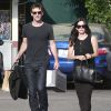 Courteney Cox et son compagnon Johnny McDaid font du shopping à Los Angeles, le 10 juin 2014.