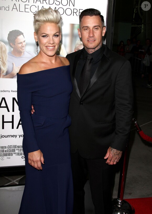 La chanteuse Pink et son mari Carey Hart lors de la première du film "Thanks for sharing" à Hollywood, le 16 septembre 2013.