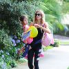 Denise Richards dans les rues de Beverly Hills avec sa fille Eloise, le 10 juin 2014.