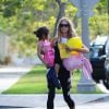 Denise Richards avec sa fille Eloise dans les rues de Beverly Hills, le 10 juin 2014.