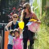 Denise Richards fait du shopping avec sa fille Eloise à Los Angeles, le 10 juin 2014.