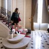 La pétillante Alexa Chung dans les coulisses de la campagne automne/hiver 2014-2015 Longchamp