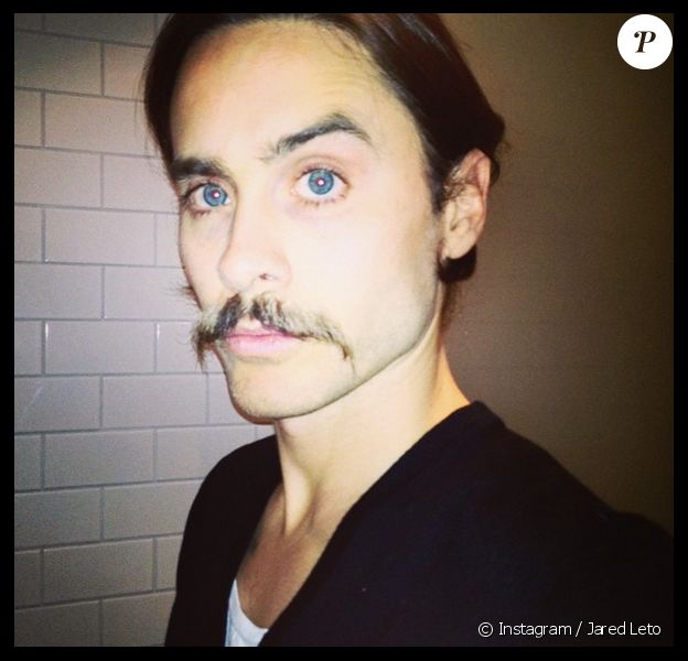 Jared Leto a d&eacute;voil&eacute; un selfie de lui apr&egrave;s qu'il s'est ras&eacute; la barbe, le 17 juin 2014.