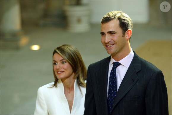Annonce des fiançailles de Felipe et Letizia en novembre 2003 à Madrid