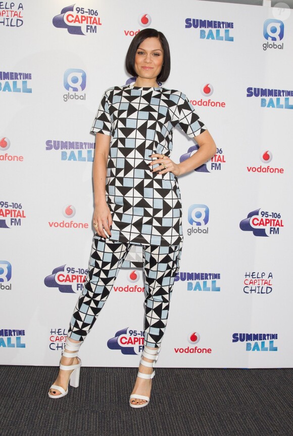 Jessie J dans les coulisses du Capital FM Summertime Ball à Wembley. Londres, le 21 juin 2014.