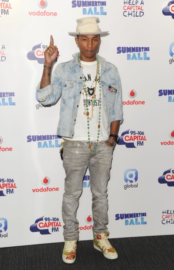 Pharrell Williams dans les coulisses du Capital FM Summertime Ball à Wembley. Londres, le 21 juin 2014.