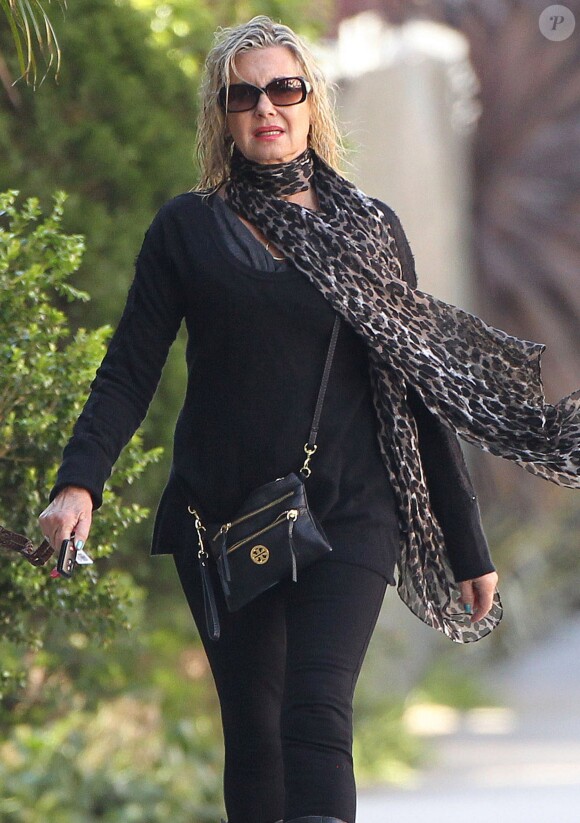 Exclusif - Olivia Newton-John et sa fille Chloe Rose Lattanzi se rendent chez le coiffeur à Santa Monica, le 13 février 2013. 