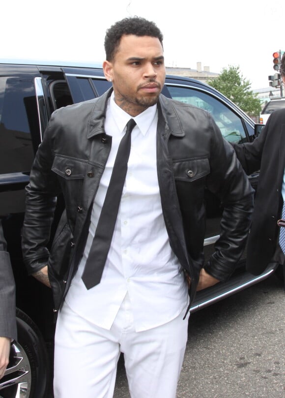 Chris Brown arrive au tribunal de Washington D.C., le 25 juin 2014.