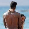 Exclusif - La chanteuse Teyana Taylor et son petit ami basketteur Iman Shumpert (New York Knicks) profitent d'un bel après-midi sur une plage de Maui à Hawaï. Le 25 juin 2014.