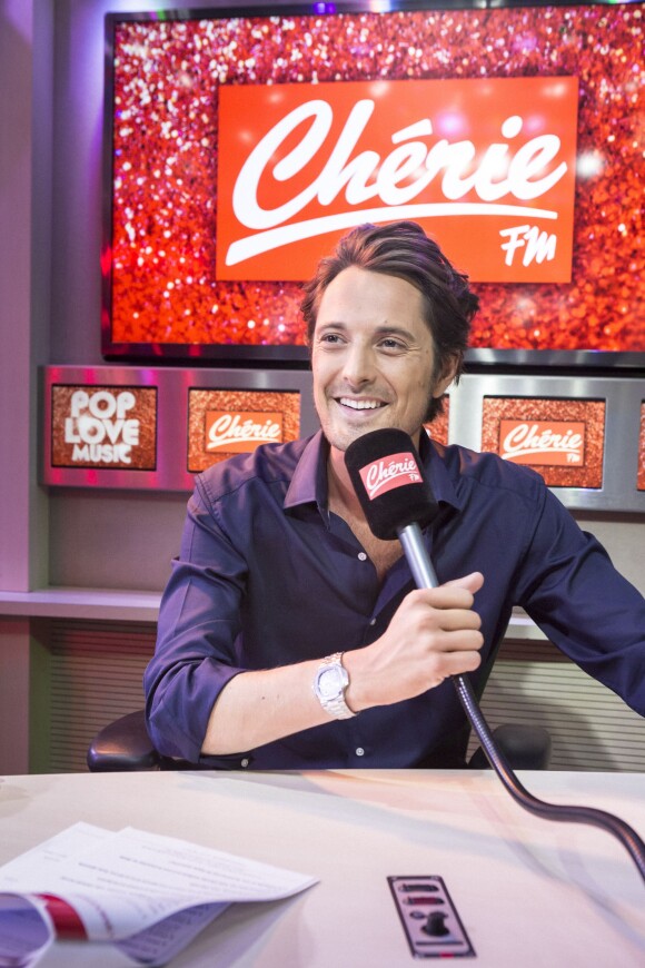 Exclusif - Le séduisant Vincent Cerutti dans les locaux de la station de radio Chérie FM. Juin 2014.
