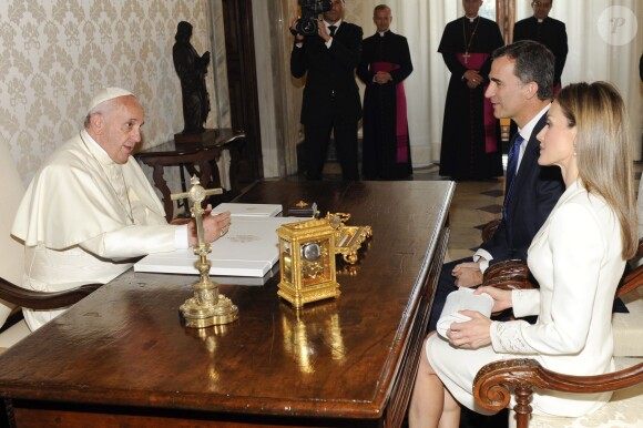 Le roi Felipe VI d'Espagne et son épouse la reine Letizia étaient reçus par le pape François au Vatican, le 30 juin 2014