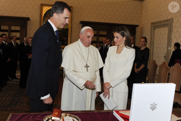 Le roi Felipe VI d'Espagne et son épouse la reine Letizia étaient reçus par le pape François au Vatican, le 30 juin 2014