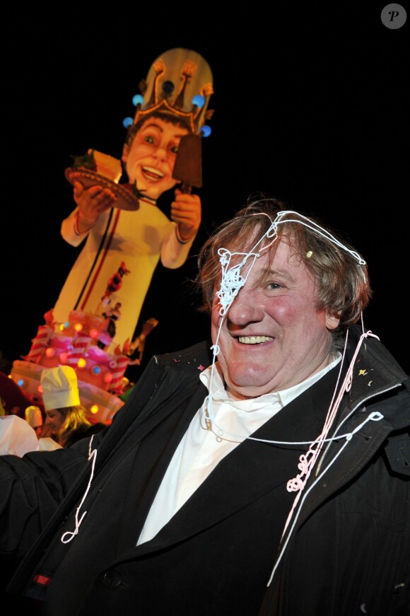 Gérard Depardieu participe à la soirée d'ouverture du 130e Carnaval de Nice "Roi de la Gastronomie", le 14 février 2014 à Nice, place Masséna.