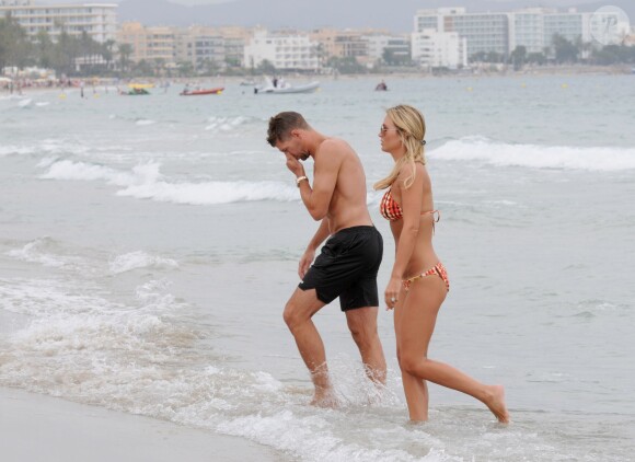 Steven Gerard et sa femme Alex Curran profitent de leurs vacances à Ibiza, le 2 juillet 2014