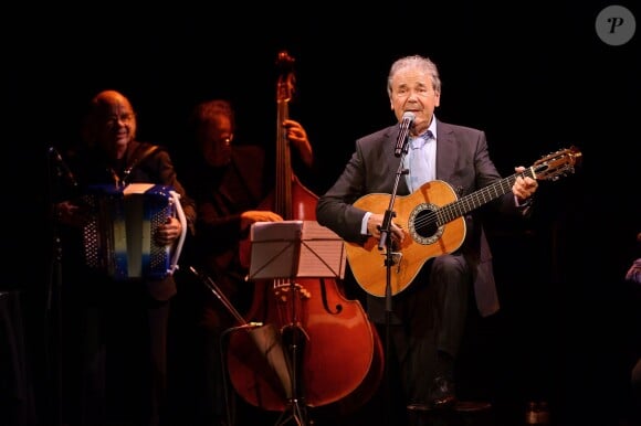 Spectacle intime de Pierre Perret consacré aux chansons de ses débuts à l'occasion de ses 80 ans aux Trois Baudets à Paris, le 16 juin 2014.