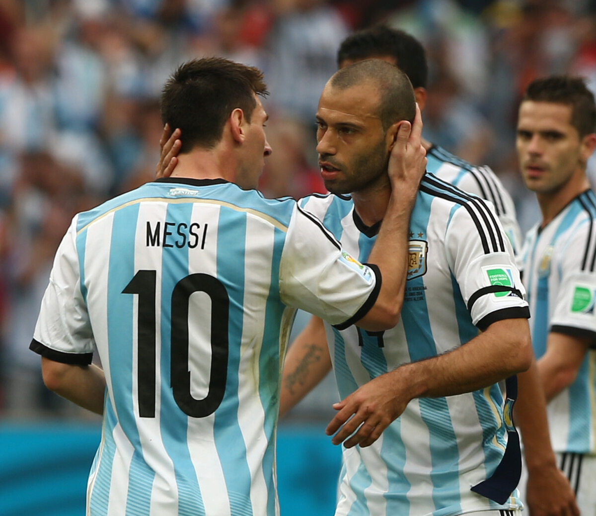 Photo : Lionel Messi Et Javier Mascherano à Porto Alegre Le 25 Juin ...