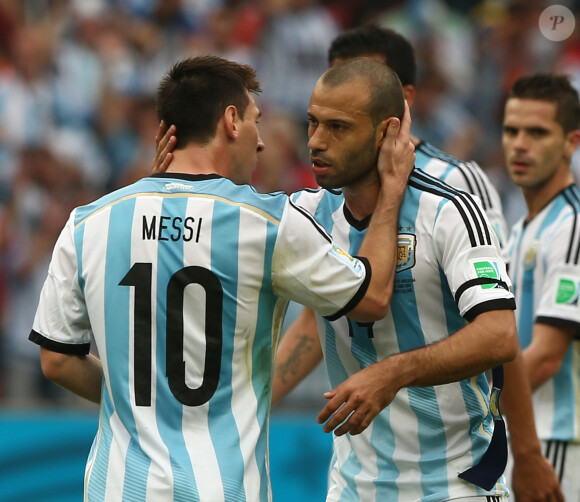 Lionel Messi et Javier Mascherano à Porto Alegre le 25 juin 2014. 