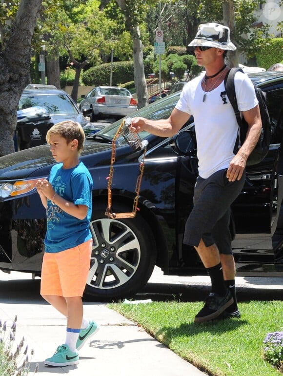 Gwen Stefani s'est rendue chez son père Dennis, à Los Angeles, pour l'anniversaire de ce dernier, le jour de l'Indépendance, avec son mari Gavin Rossdale et leurs enfants, Apollo, Kingston et Zuma, à Los Angeles, le 4 juillet 2014.