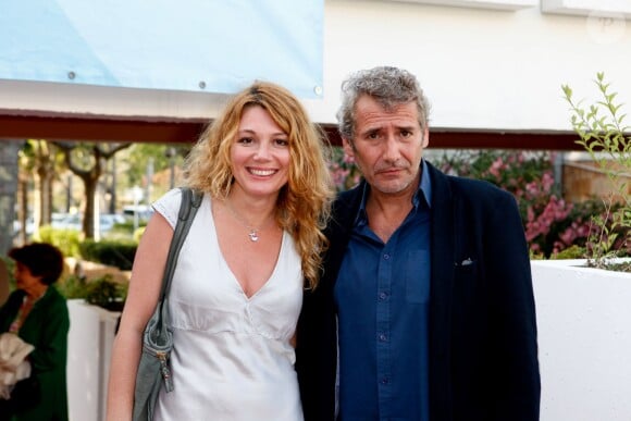 Manuel Gélin et sa compagne Juliette Meyniac à la première du film "Le Jeu de la vérité" lors de la cérémonie de clôture du 11ème festival "Les Hérault du cinéma et de la télé 2014" au Cap d'Agde, le 5 juillet 2014.