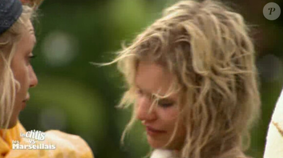 Paga font en larmes lorsqu'elle comprend que Paga est éliminé - "Les Ch'tis vs Les Marseillais" sur W9. Episode du 7 juillet 2014.