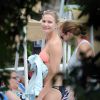 Cameron Diaz en bikini au bord de la piscine de son hôtel à Miami, le 7 juillet 2014.