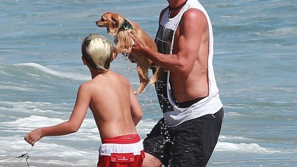 Gwen Stefani à la plage avec ses petits, Gavin Rossdale joue les sauveteurs