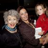 Micheline Dax, sa fille Véronique, et sa petit-fille Juliette à Paris le 3 mars 2008.