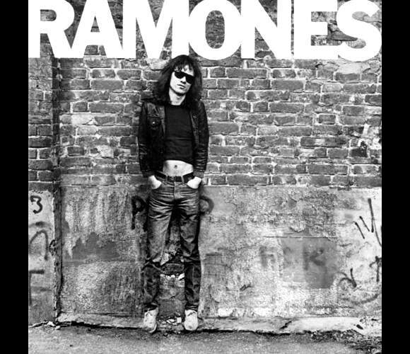 Tommy Ramone sur la pochette d'un album des Ramones.
