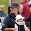 Zara Phillips avec sa fille Mia au concours complet Barbury International Horse Trials à Wiltshire le 5 juillet 2014