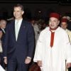 Le roi Felipe VI d'Espagne et le roi Mohammed VI du Maroc arrivent pour l'iftar donné au palais royal, à Rabat, le 14 juillet 2014, en l'honneur de la visite inaugurale du couple royal espagnol.