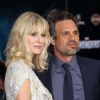 Sunrise Coigney et Mark Ruffalo lors d'une première d'Avengers le 11 avril 2012 à Los Angeles.