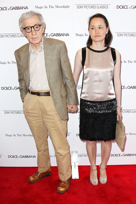 Woody Allen, Soon-Yi Previn lors de la première de Magic In The Moonlight au Paris Theater de New York, le 17 juillet 2014.