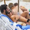 Natasha Oakley et son petit ami Martin Médus (Secret Story 3) tendres et complices lors de leurs vacances à Miami, le 16 juillet 2014. 