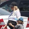 Exclusif - L'ex coach de The Voice Christina Aguilera, très enceinte, son fiancé Matthew Rutler et son fils Max se rendent au mini golf à Studio City, le 12 juillet 2014.