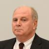 Uli Hoeness, le président du Bayern de Munich, lors de son arrivée devant la cour régionale de Munich, le 10 mars 2014, où il doit répondre de fraude fiscale