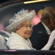 La reine Elizabeth II et le duc d'Edimbourg arrivent à la cérémonie d'ouverture des Jeux du Commonwealth 2014, le 23 juillet au Celtic Park de Glasgow.