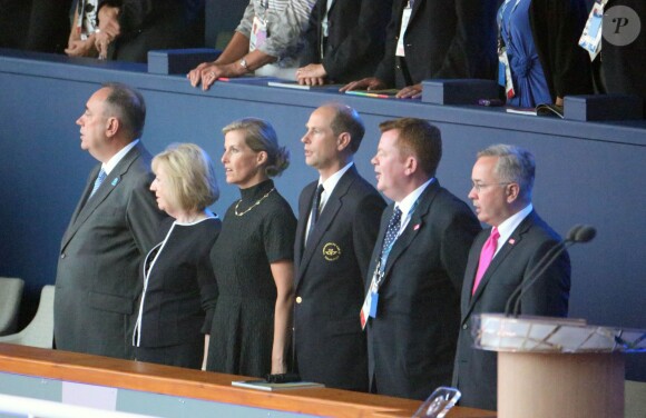 Guests, Sophie de Wessex, le prince Edward d'Angleterre et guests - La famille royale anglaise assiste à l'ouverture des XXèmes Jeux du Commonwealth au Celtic Park à Glasgow, le 23 juillet 2014.  Her Majesty The Queen, Head of the Commonwealth, accompanied by His Royal Highness The Duke of Edinburgh, opens the XX Commonwealth Games in Glasgow, on July 23, 2014. The opening ceremony at Celtic Park is also attended by Their Royal Highnesses The Prince of Wales and Duchess of Cornwall and The Earl and Countess of Wessex. Rod Stewart performed at the opening ceremony. Also attending, Ed Milliband, Pamela Stephenson, Billy Connolly.23/07/2014 - Glasgow