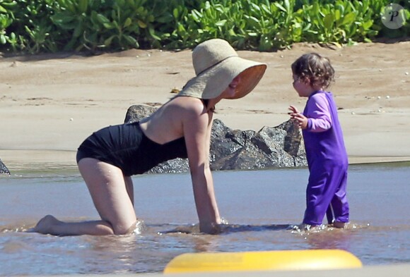 Jocelyn Towne et sa fille Adeline lors de leurs vacances à Hawaï, le 19 juillet 2014