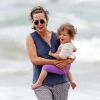 Simon Helberg, sa femme Jocelyn Towne, leur fille Adeline et leur bébé Wilder lors de leurs vacances à Hawaï, le 19 juillet 2014