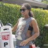 Kelly Rowland, enceinte et radieuse à sa sortie du restaurant Cecconi's. Beverly Hills, le 25 juillet 2014.
