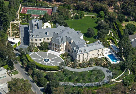 The Manor, la propriété achetée par Petra Ecclestone aujourd'hui mise en vente pour 150 millions de dollars, dans le quartier de Holmby Hills à Los Angeles