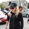 Madonna rejoint sa fille Lourdes dans la voiture après un cours de danse à West Hollywood, le 17 avril 2014. 