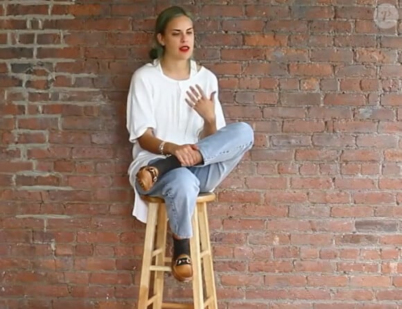 Tallulah Willis dans la vidéo pour le projet What's Underneath, mise en ligne le 4 août 2014.