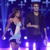 Lea Michele et Paul Wesley sur la scène des Teen Choice Awards au Shrine Auditorium de Los Angeles, le 10 août 2014.