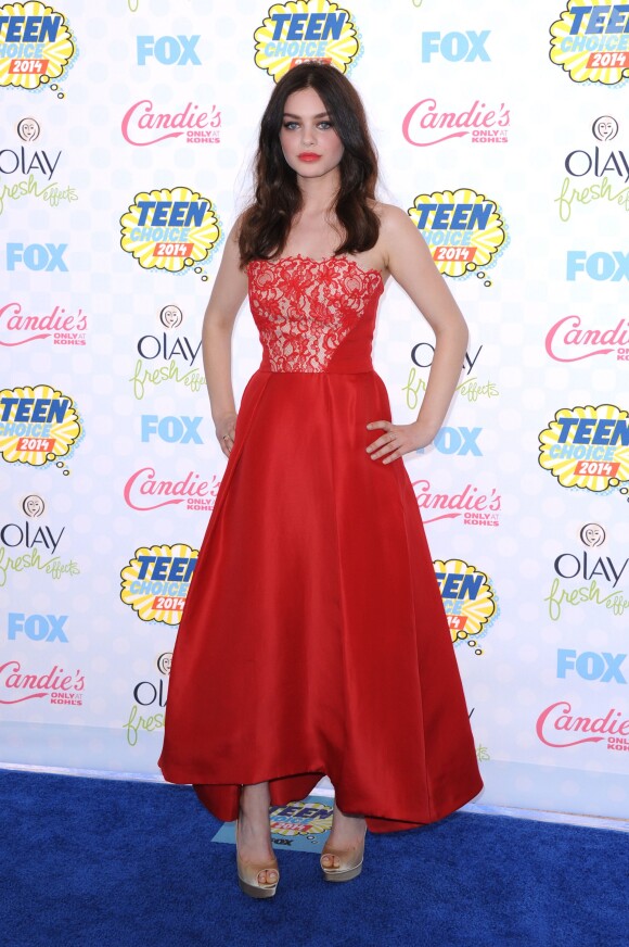 Odeya Rush sur le tapis rouge des Teen Choice Awards au Shrine Auditorium de Los Angeles, le 10 août 2014.